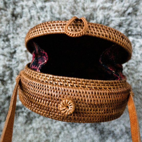 Balinese Rattan Bag (Round) - Picture 6 of 13